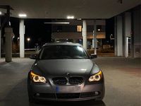 Gebraucht BMW 523 177 PS (130 kW) 2006 Silber Limousine