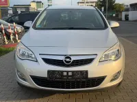 Usata Opel Astra 165 CV (121 kW) 2011 Argento Berlina