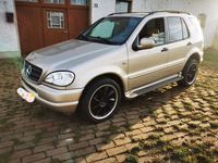 Gebraucht Mercedes ML320 218 PS (160 kW) 2003 Gold SUV