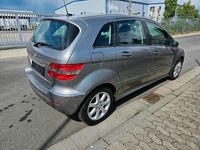 Gebraucht Mercedes B200 136 PS (100 kW) 2006 Grau Van / Kleinbus