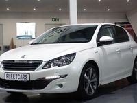 Gebraucht Peugeot 308 Style 120 PS (88 kW) 2017 Weiß Limousine