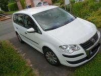 Gebraucht VW Touran Conceptline 122 PS (89 kW) 2009 Weiß Van / Kleinbus