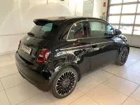 Gebraucht Fiat 500e La Prima 86 kW (118 PS) 2023 Onyx schwarz Kleinwagen