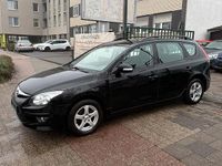 Gebraucht Hyundai i30 90 PS (66 kW) 2011 Schwarz Kombi