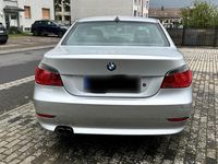 Gebraucht BMW 520 170 PS (125 kW) 2005 Silber Limousine
