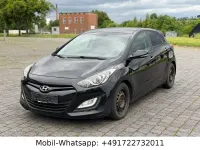 Gebraucht Hyundai i30 Intro Edition 90 PS (66 kW) 2012 Schwarz Limousine