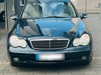 Gebraucht Mercedes C180 129 PS (94 kW) 2001 Blau Limousine