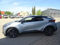 Neu Toyota C-HR Lounge+ 197 PS (144 kW) 2025 Silber SUV