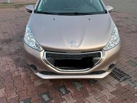 Gebraucht Peugeot 208 Active 68 PS (50 kW) 2015 Andere farben Kleinwagen