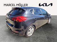 Gebraucht Kia Ceed DREAM-TEAM Edition 99 PS (72 kW) 2015 Schwarz Kleinwagen