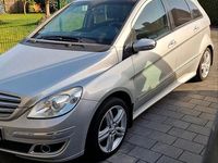 Gebraucht Mercedes B150 95 PS (69 kW) 2007 Silber Van / Kleinbus