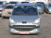 Gebraucht Peugeot 1007 74 PS (54 kW) 2005 Silber Van / Kleinbus