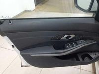 Gebraucht BMW 318 Advantage 150 PS (110 kW) 2021 Mineralweiß metallic Kombi