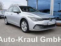 Gebraucht VW Golf VIII Life 150 PS (110 kW) 2022 Reflex silver metallic Kombi