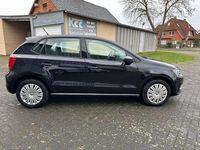 Gebraucht VW Polo Trendline 60 PS (44 kW) 2015 Deep black perleffekt Kleinwagen