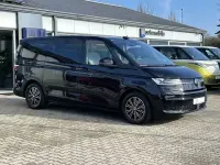 Gebraucht VW Multivan Life 150 PS (110 kW) 2023 Deep black perleffekt Van / Kleinbus