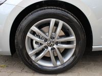 Gebraucht VW Touran Comfortline 150 PS (110 kW) 2025 Silber Van / Kleinbus