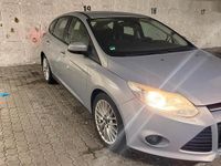 Gebraucht Ford Focus 143 PS (105 kW) 2012 Grau Kleinwagen