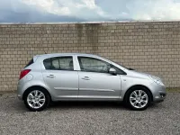 Używany Opel Corsa Edition 80 KM (58 kW) 2007 Srebrny Hatchback
