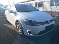 Gebraucht VW e-Golf 100 kW (136 PS) 2019 Weiß Kleinwagen
