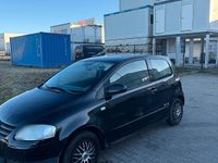 Gebraucht VW Fox 54 PS (39 kW) 2010 Schwarz Kleinwagen