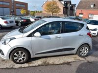 Gebraucht Hyundai i10 Style 87 PS (63 kW) 2016 Silber Kleinwagen