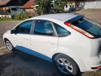 Gebraucht Ford Focus 101 PS (74 kW) 2008 Weiß Kleinwagen
