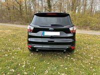 Gebraucht Ford Kuga ST-Line 150 PS (110 kW) 2016 Schwarz SUV