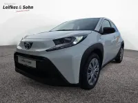 Neu Toyota Aygo X X-play 72 PS (52 kW) 2025 Weiß SUV