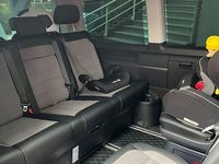 Second-hand VW Multivan 354 CP (260 kW) 2022 Verde Monovolum