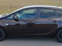 Gebraucht Opel Astra 110 PS (80 kW) 2012 Braun Limousine