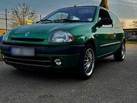Gebraucht Renault Clio II 58 PS (42 kW) 2001 Grün Kleinwagen