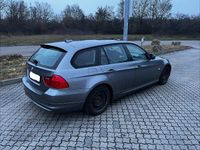 Gebraucht BMW 320 177 PS (130 kW) 2009 Grau Kombi