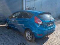 Gebraucht Ford Fiesta 95 PS (69 kW) 2013 Blau Kleinwagen