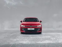 Gebraucht VW Passat Elegance 150 PS (110 kW) 2024 Chilirot metallic Kombi