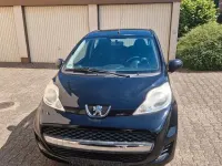 Gebraucht Peugeot 107 68 PS (50 kW) 2011 Schwarz Kleinwagen
