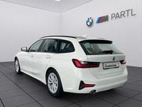 Gebraucht BMW 318 Advantage 150 PS (110 kW) 2022 Alpinweiß uni Kombi