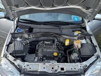 Gebraucht Opel Corsa 60 PS (44 kW) 2006 Silber Kleinwagen