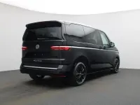 Second-hand VW Multivan Style 150 CP (110 kW) 2025 Negru Monovolum