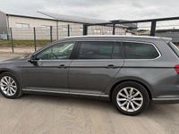 Gebraucht VW Passat Highline 150 PS (110 kW) 2016 Grau Kombi
