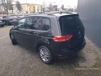 Neu VW Touran 150 PS (110 kW) 2025 Schwarz Van / Kleinbus