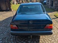 Gebraucht Mercedes 200 75 PS (55 kW) 1990 Blau Limousine