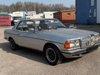 Gebraucht Mercedes 230 109 PS (80 kW) 1979 Silber Coupé