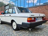 Gebraucht Volvo 240 115 PS (84 kW) 1986 Weiß Limousine