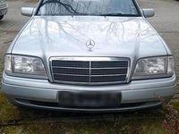 Gebraucht Mercedes C220 150 PS (110 kW) 1993 Silber Limousine