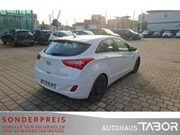 Gebraucht Hyundai i30 Style 110 PS (80 kW) 2013 Creamy white / sol Limousine