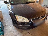 Gebraucht Ford Focus Ghia 116 PS (85 kW) 2004 Schwarz Limousine