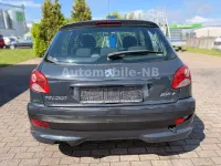 Gebraucht Peugeot 206 Basis 60 PS (44 kW) 2009 Grau Limousine