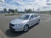 Gebraucht Skoda Octavia Family 105 PS (77 kW) 2011 Grau Kombi