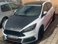 Gebraucht Ford Focus ST 250 PS (183 kW) 2015 Weiß Limousine